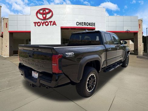 Used 2025 Toyota Tacoma TRD Off-Road AWD/4WD image 5