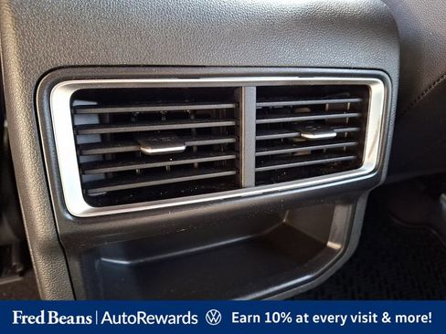 Certified 2024 Volkswagen Atlas Cross Sport SE AWD/4WD image 17