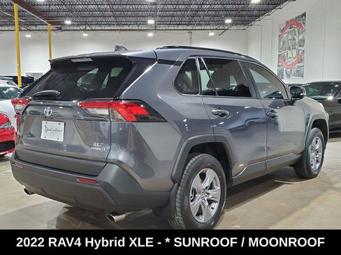 Used 2022 Toyota RAV4 XLE w/ Convenience Package AWD/4WD image 9