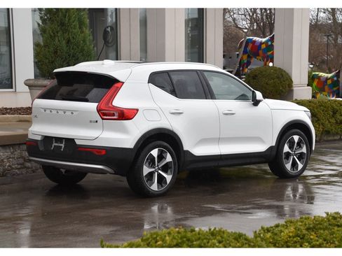 Certified 2025 Volvo XC40 B5 Core w/ Protection Package Premier image 11