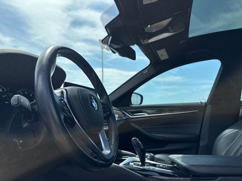 Used 2019 BMW 530i w/ Premium Package RWD image 42