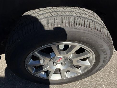 Used 2020 GMC Yukon XL Denali image 36