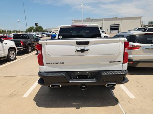 Used 2025 Chevrolet Silverado 1500 Custom Trail Boss w/ LPO, Dark Essentials Package AWD/4WD image 5