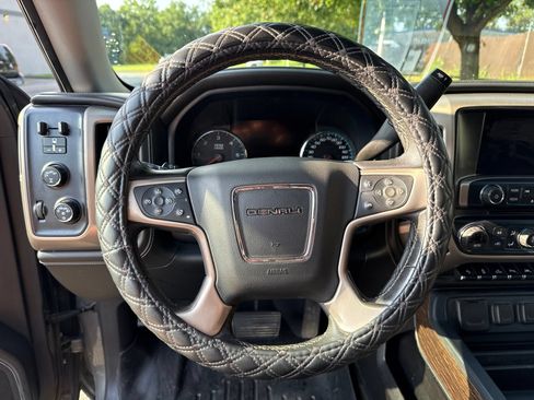 Used 2017 GMC Sierra 1500 Denali w/ Denali Ultimate Package AWD/4WD image 18