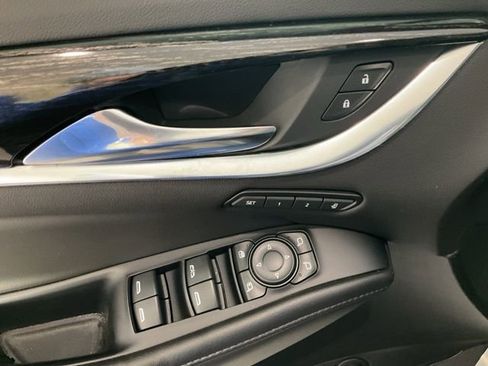 Used 2021 Buick Enclave Avenir w/ Avenir Technology Package AWD/4WD image 6