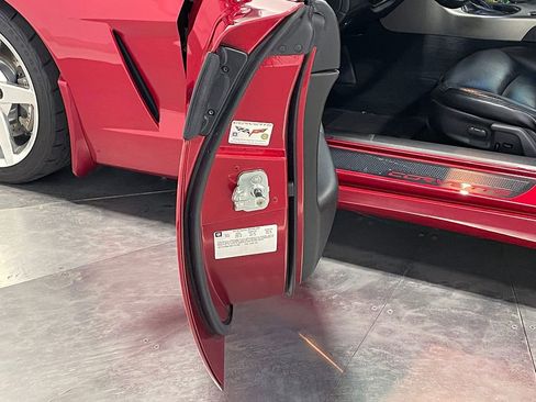 Used 2005 Chevrolet Corvette Coupe w/ Preferred Equipment Group RWD image 54