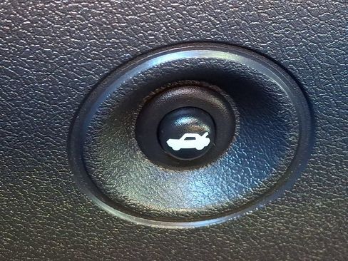 Used 2010 Dodge Challenger R/T RWD image 21