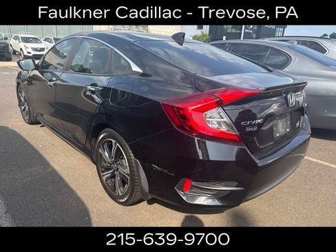 Used 2018 Honda Civic Touring image 4
