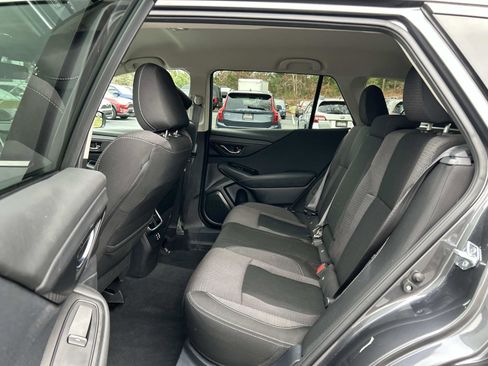 Used 2023 Subaru Outback Premium image 9