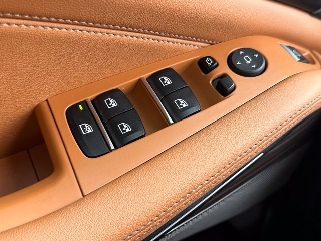 Used 2025 BMW X5 xDrive40i w/ M Sport Package AWD/4WD image 19