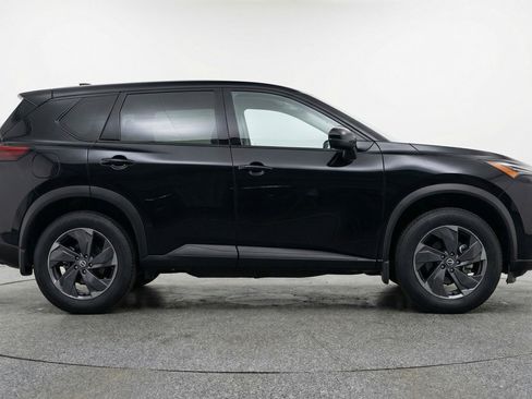 Used 2025 Nissan Rogue SV AWD/4WD image 11