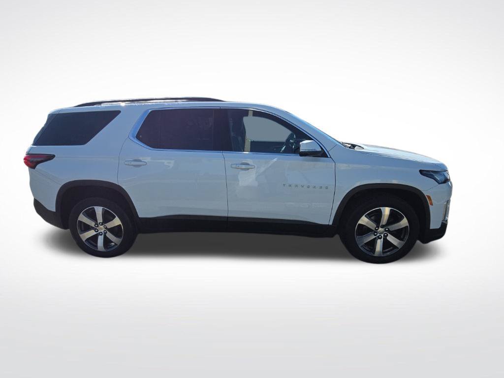 Used 2023 Chevrolet Traverse LT w/ LT Premium Package AWD/4WD image 2