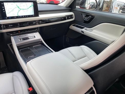 New 2026 Lincoln Aviator 2WD image 18