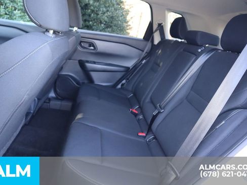 Used 2024 Nissan Rogue S FWD image 17