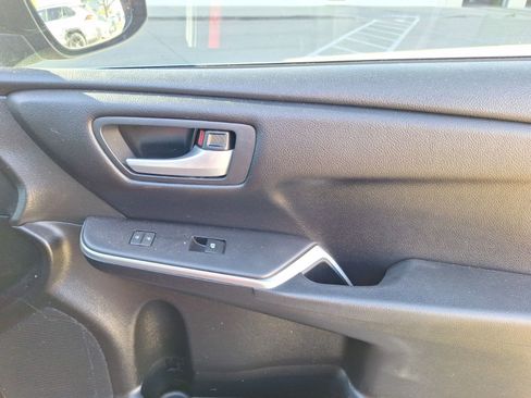 Used 2017 Toyota Camry SE image 35
