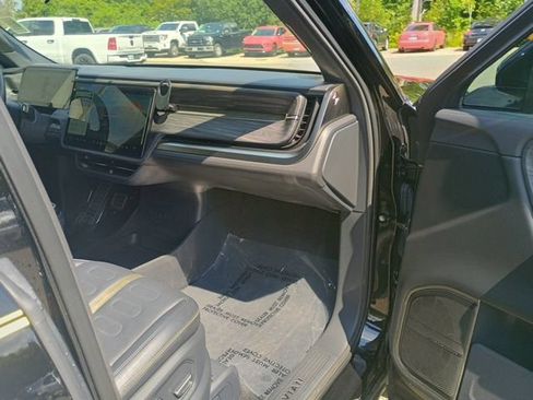 Used 2022 Rivian R1T Adventure AWD/4WD image 13