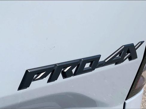 Used 2024 Nissan Frontier PRO-4X w/ Off-Road Protection Package image 9
