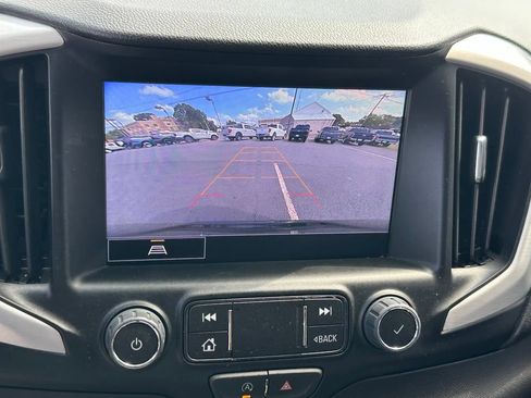 Used 2024 GMC Terrain SLT FWD image 5