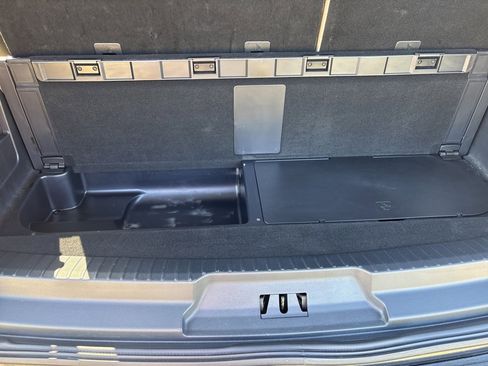 Used 2022 Ford Expedition Limited image 64