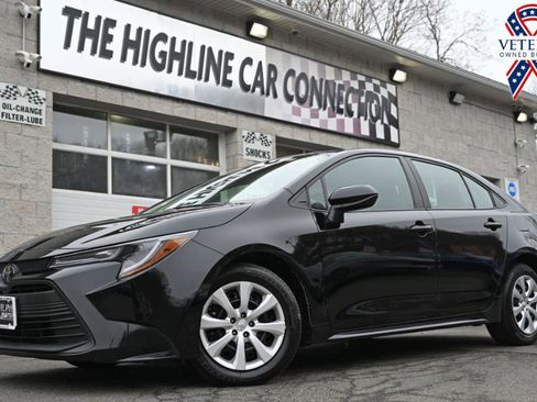 Used 2024 Toyota Corolla LE image 1