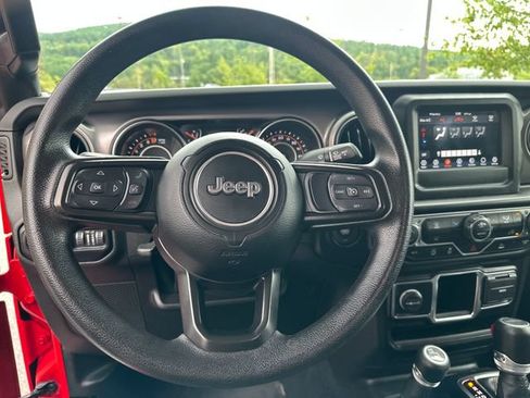 Used 2022 Jeep Gladiator Sport AWD/4WD image 12
