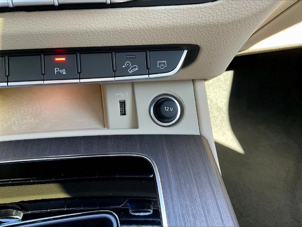 Used 2025 Audi Q5 e Premium Plus AWD/4WD image 18