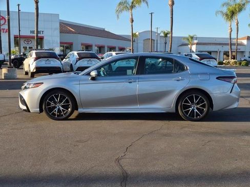 Used 2022 Toyota Camry SE image 9