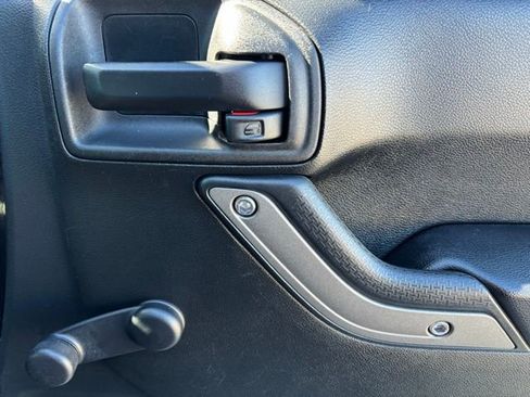 Certified 2017 Jeep Wrangler Unlimited Sport image 22