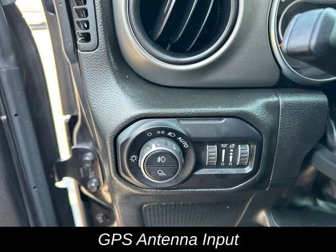 Used 2022 Jeep Gladiator Sport AWD/4WD image 18