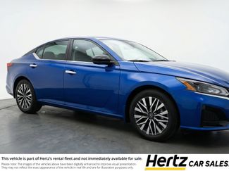 Used 2025 Nissan Altima 2.5 SV video 1