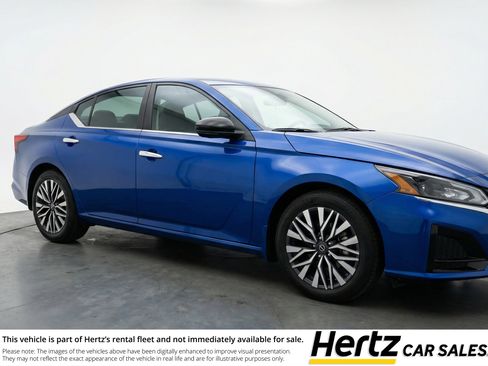 Used 2025 Nissan Altima 2.5 SV image 1