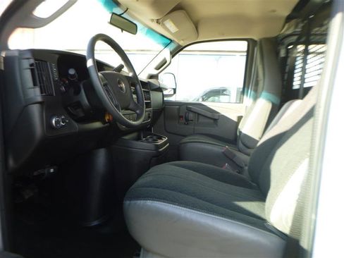 Used 2024 GMC Savana 2500 w/ Driver Convenience Package image 8