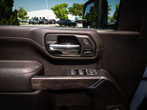 Used 2023 Chevrolet Silverado 2500 LTZ AWD/4WD image 15