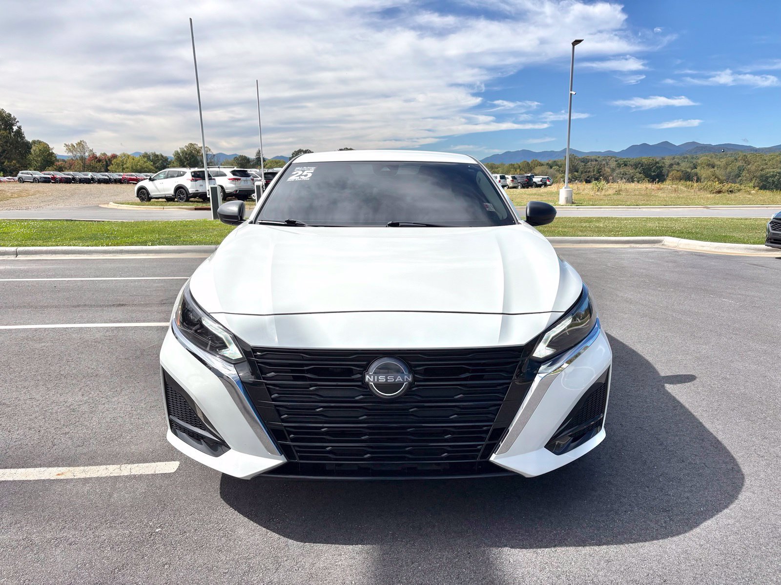 Used 2025 Nissan Altima 2.5 S FWD image 2