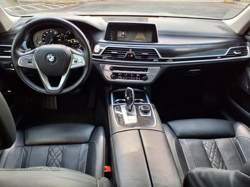 Used 2019 BMW 750i w/ Executive Package RWD image 11