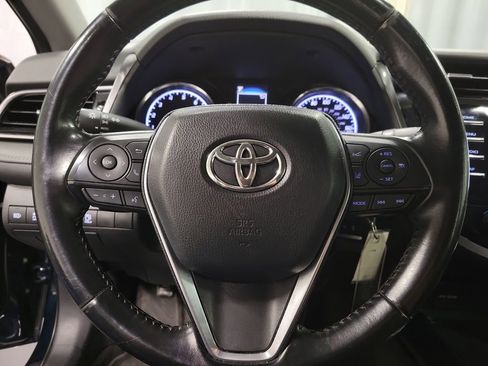 Used 2019 Toyota Camry SE FWD image 17