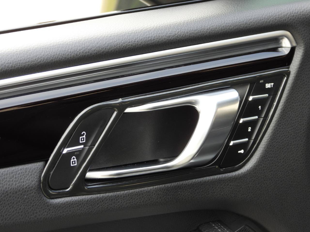 Used 2020 Porsche Macan S AWD/4WD image 60