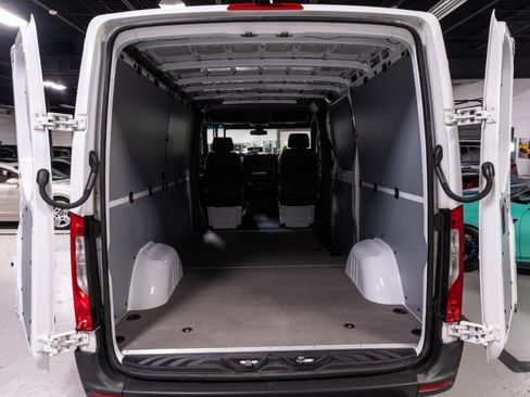 Used 2021 Mercedes-Benz Sprinter 2500 w/ Driver Convenience Package image 37