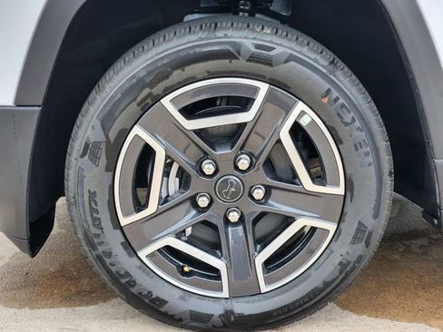 New 2026 Jeep Cherokee Laredo AWD/4WD image 7