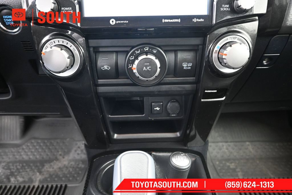 Used 2022 Toyota 4Runner TRD Off-Road Premium w/ Moonroof Package AWD/4WD image 17