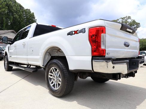 Used 2017 Ford F250 Lariat w/ Lariat Value Package AWD/4WD image 4