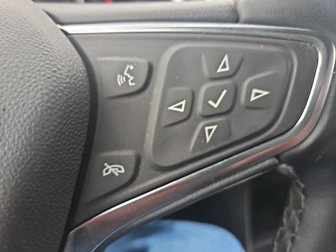 Used 2024 Chevrolet Equinox LT FWD image 18