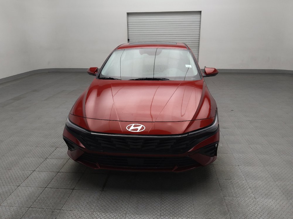 Used 2025 Hyundai Elantra SEL FWD image 15