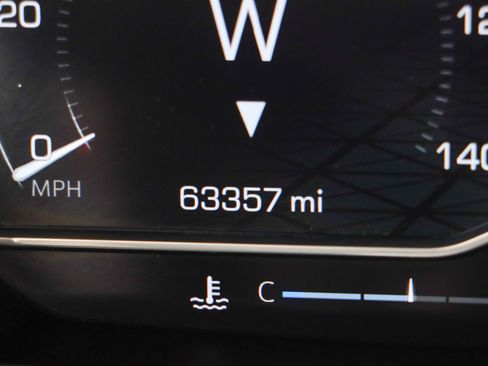 Used 2023 GMC Yukon SLT image 17