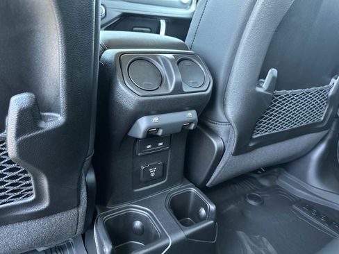 New 2025 Jeep Gladiator Sport image 21