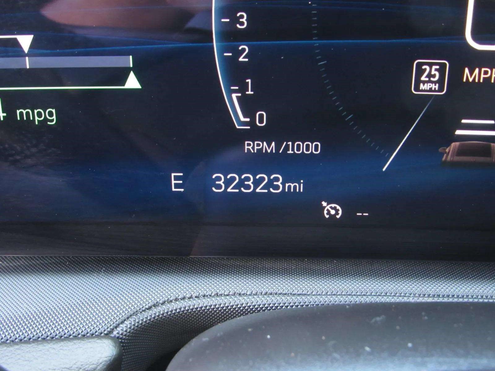 Used 2024 Cadillac XT4 Luxury w/ Cold Weather Package FWD image 26
