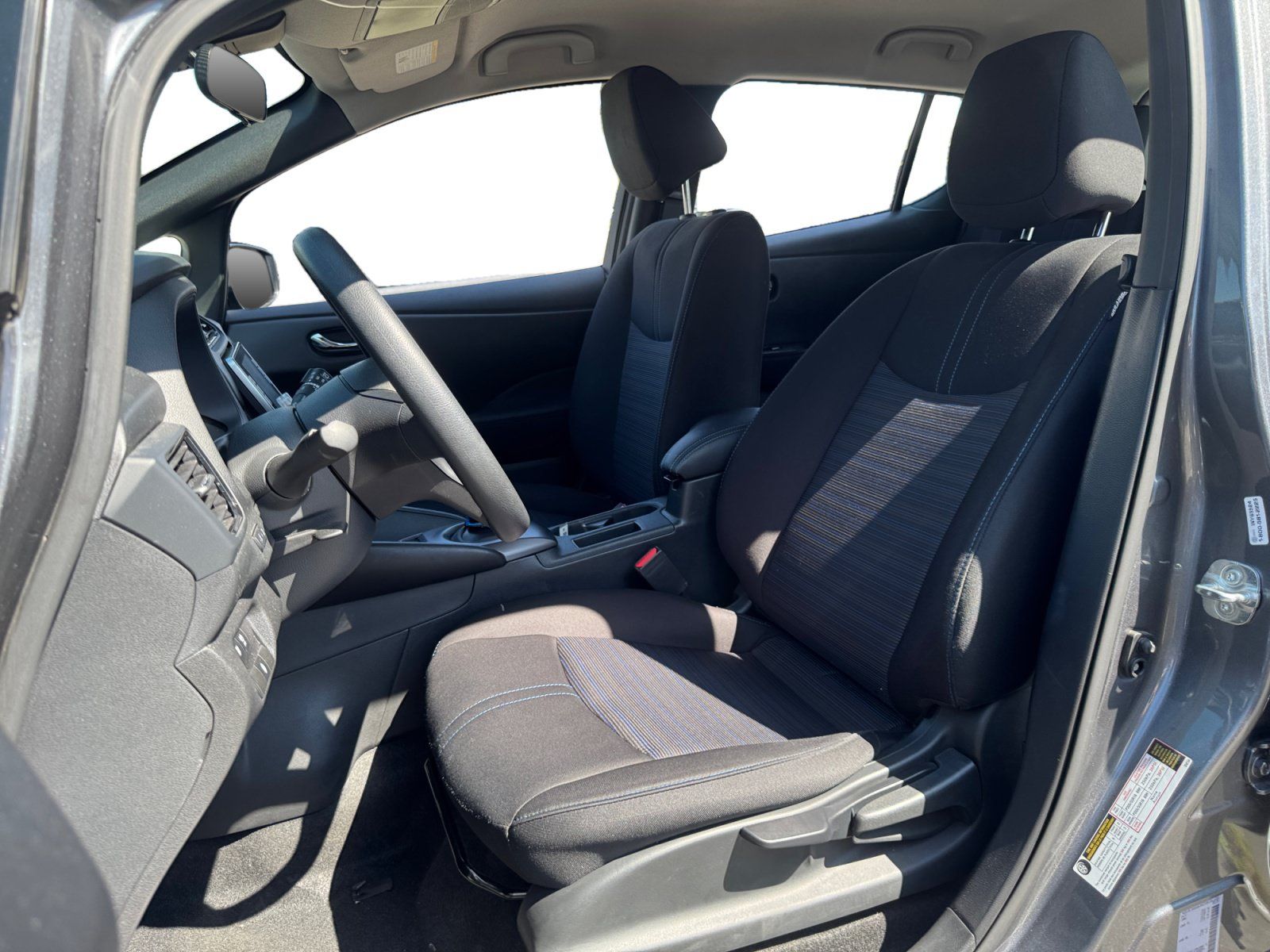 Used 2025 Nissan Leaf S FWD image 9