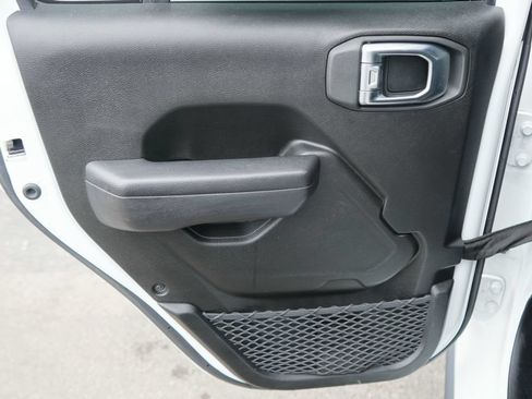 Used 2024 Jeep Wrangler Unlimited AWD/4WD image 28