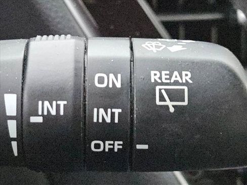Used 2019 Toyota Corolla SE FWD image 10