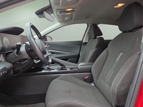 Used 2023 Hyundai Elantra SEL w/ Convenience Package FWD image 13